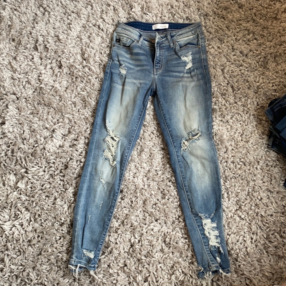 Ripped skinny jeans
